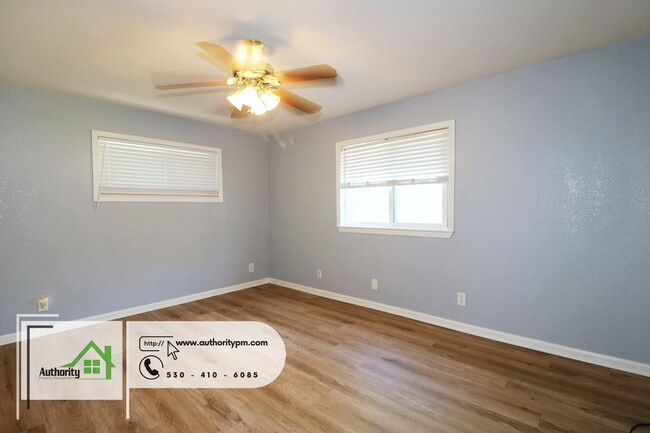 Building Photo - 2061 Jewell Ln
