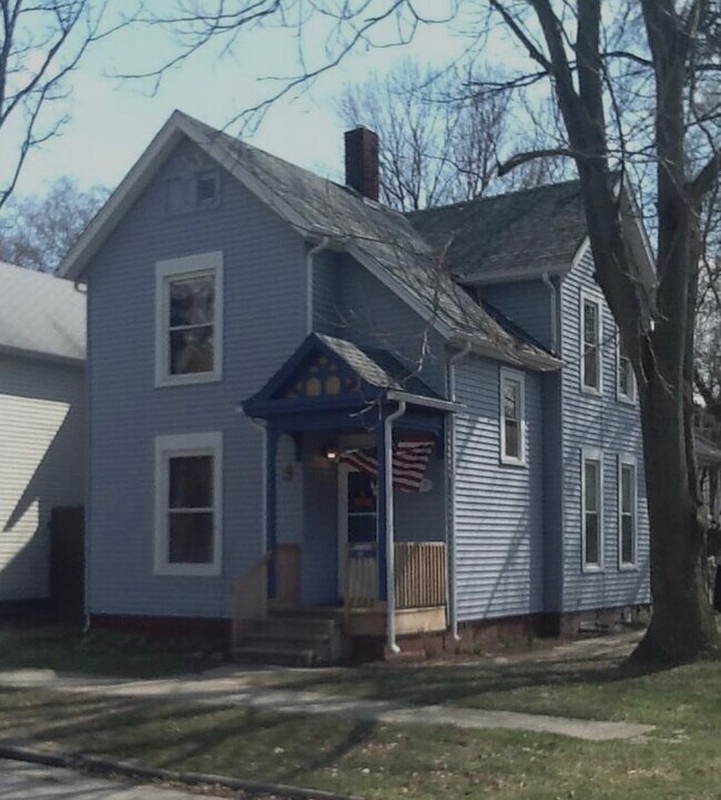 Primary Photo - 3229 Dinnen Ave