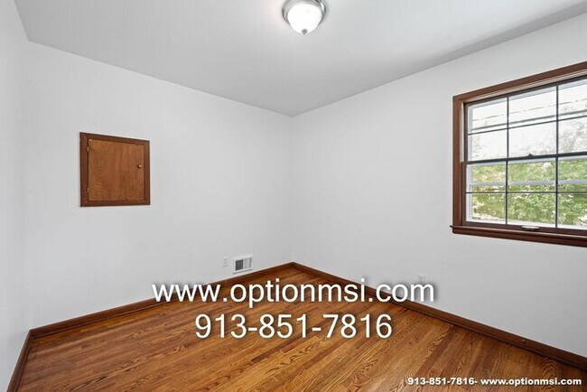 Building Photo - Comfort, Space & Style – Beautifully Updated Split-Level Home