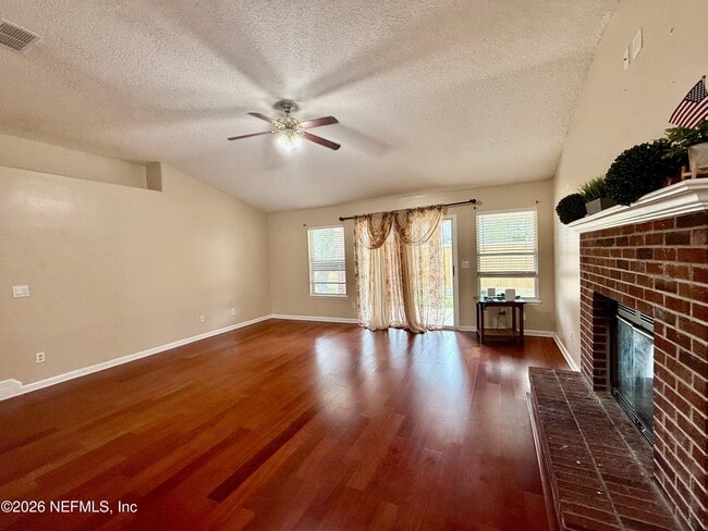 Building Photo - 12856 Chets Creek Dr N