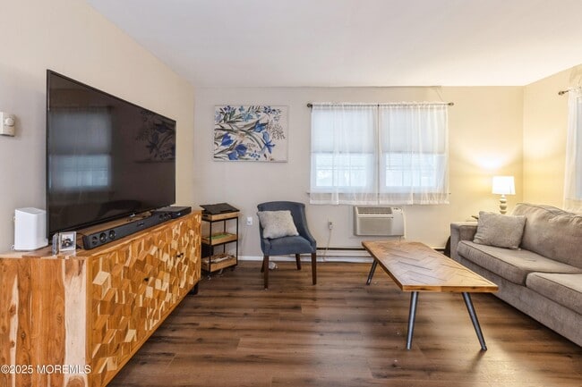 Building Photo - 6C Pembroke Ln