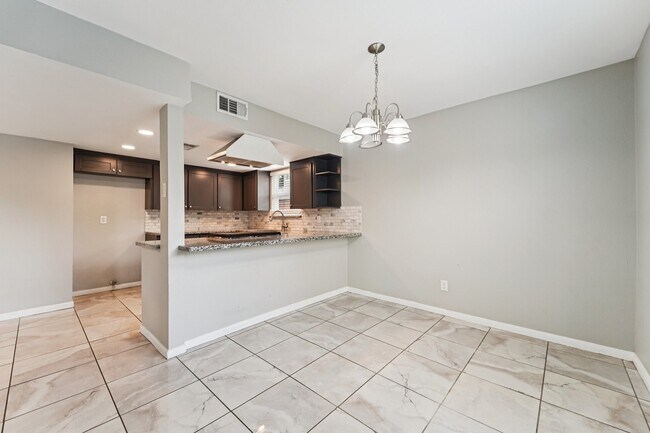 Building Photo - 9721 Debbie Ln