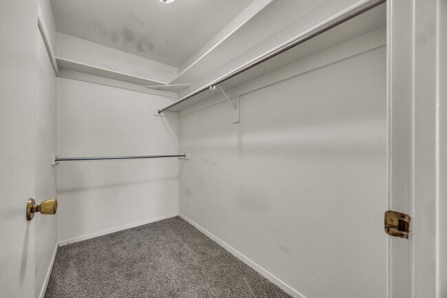 Building Photo - POWDERWOOD 1 BEDROOM