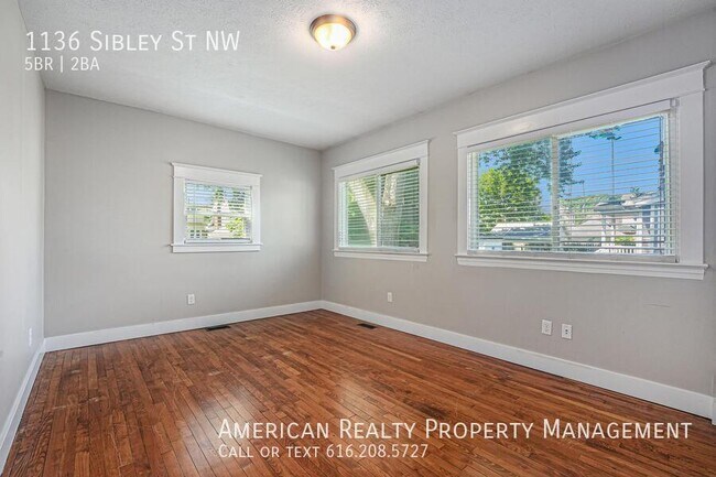 Building Photo - 1136 Sibley St NW