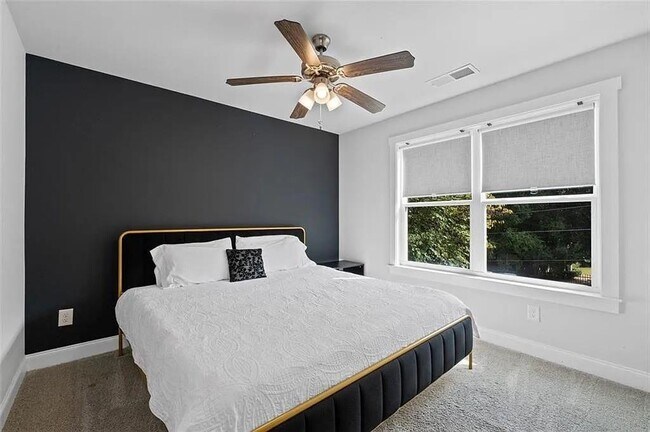 Building Photo - 813 Coleman St SW