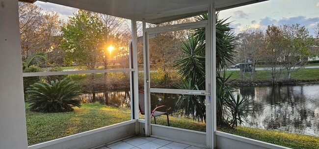 Building Photo - 1488 Fairway Cir