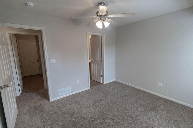 Building Photo - 4005 Snowy Owl Dr