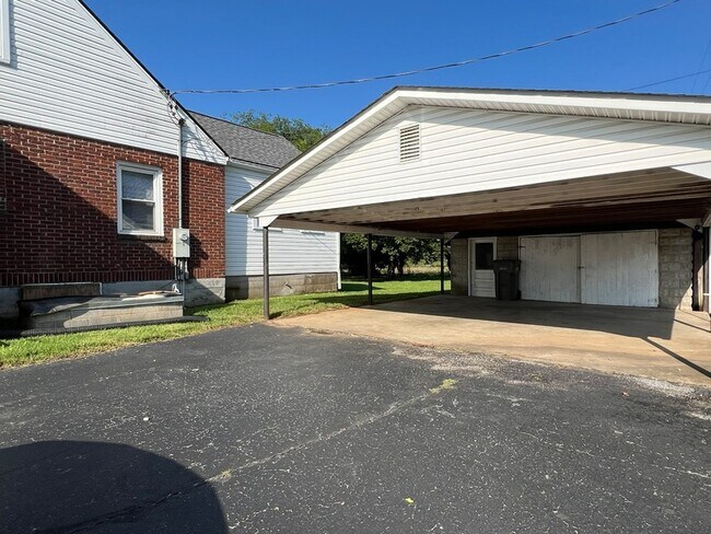 Building Photo - 2801 Lascassas Pike