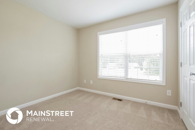 Building Photo - 38 Kings Crossing Way