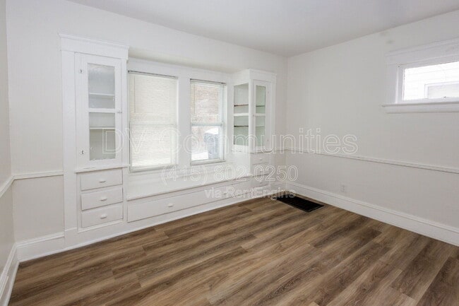 Building Photo - 3971 E 71st St