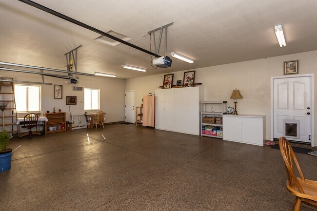 Building Photo - 7236 Pinnacle Pass Dr