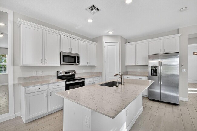 Building Photo - 4839 Navali Dr