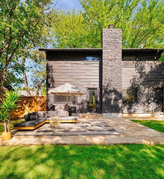 Building Photo - 2409 Shiloh Dr