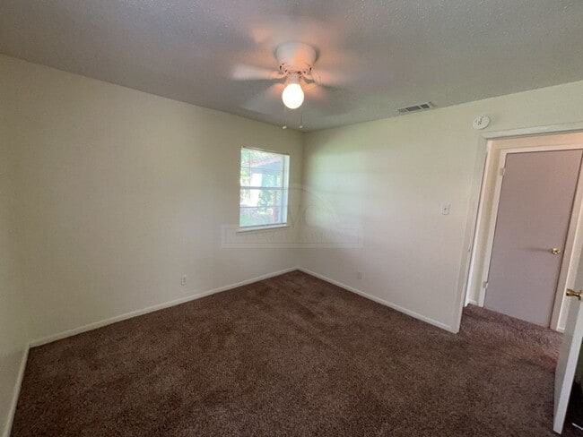Building Photo - 1515 Janis Dr
