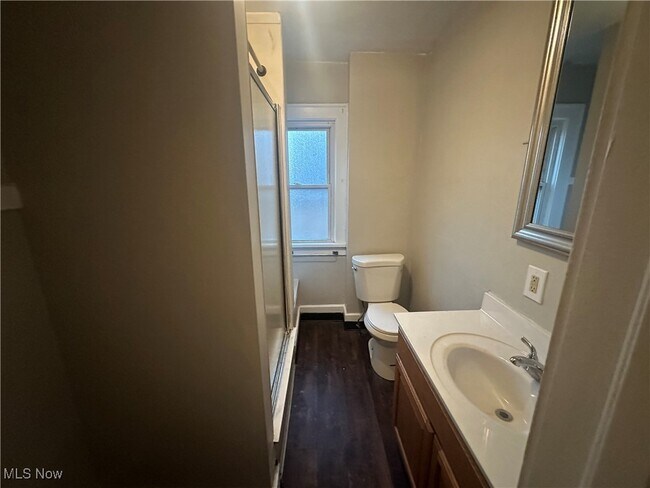 Building Photo - 523 Gage St