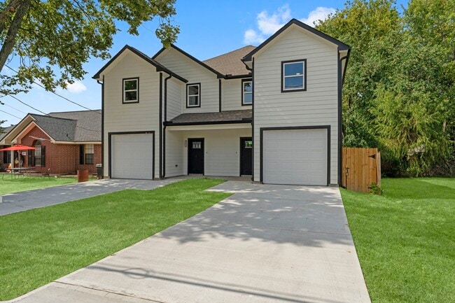 Building Photo - 8205 Carver Rd