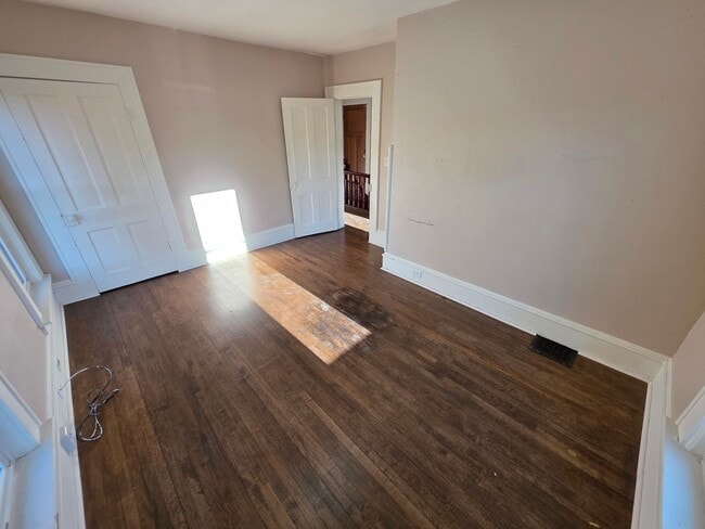 Building Photo - 523-525 Bay