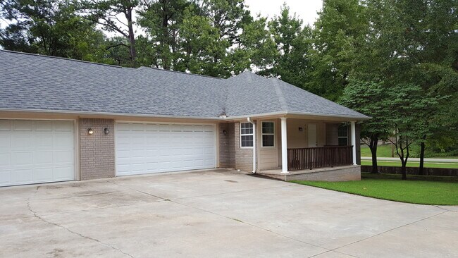 Building Photo - 4911-4911 N M St