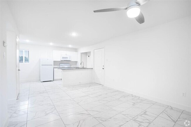 Building Photo - 4362 Bellfort Ave