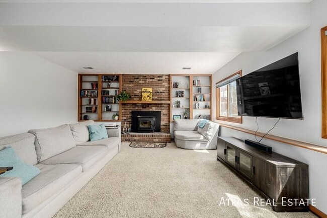 Building Photo - 4620 W 108th Pl
