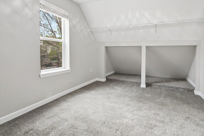 Building Photo - $2,995.95- 3 Bed, 2 Bath Home in Highlands Ranch with In Unit Laundry!