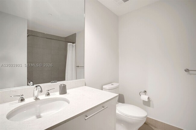 Building Photo - 2711 S Ocean Dr
