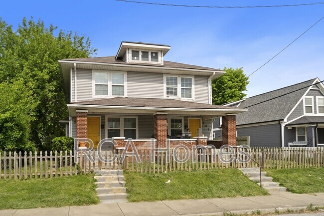 Primary Photo - 903 N Oxford St