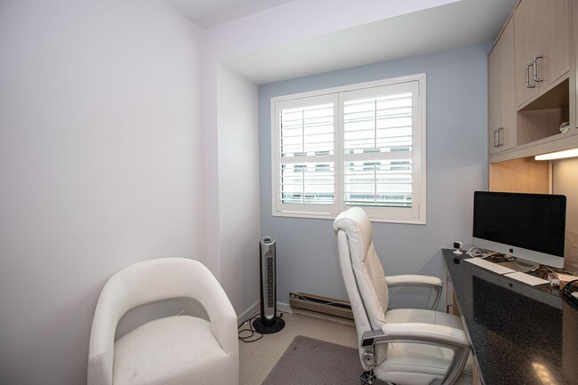 Building Photo - Fully Furnished 2-Bedroom + Office, 2-Bath...