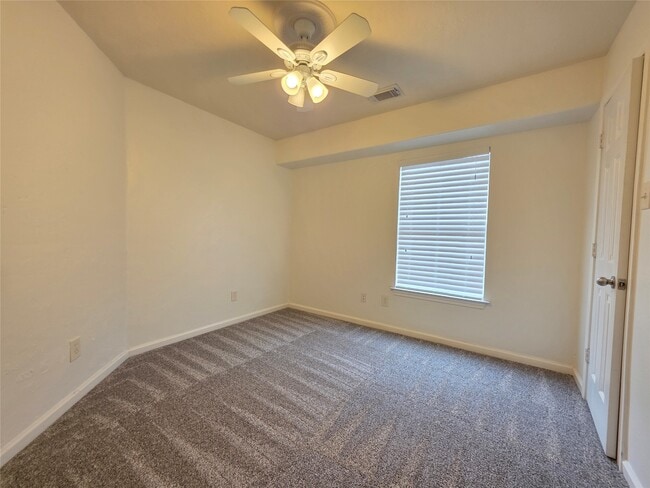 Building Photo - 114 E Stedhill Loop