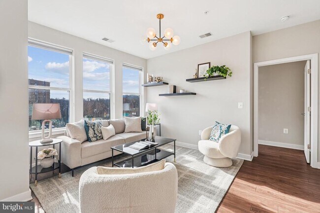 Building Photo - 989 S Buchanan St