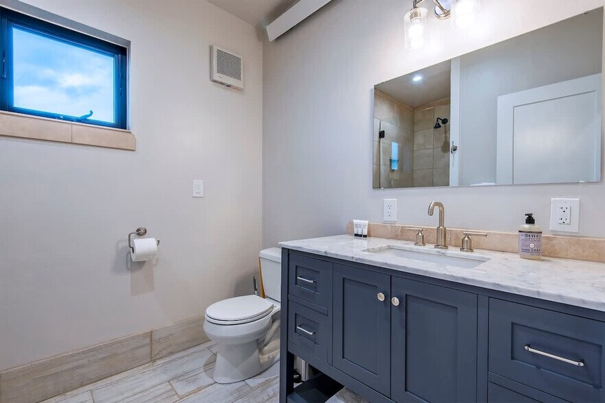 Building Photo - 73 N Beryl Ave