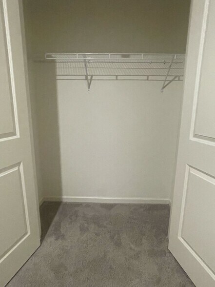 Building Photo - 123 Rift Vly Dr