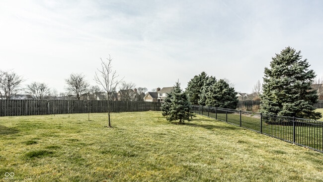 Building Photo - 8102 Fairway Dr