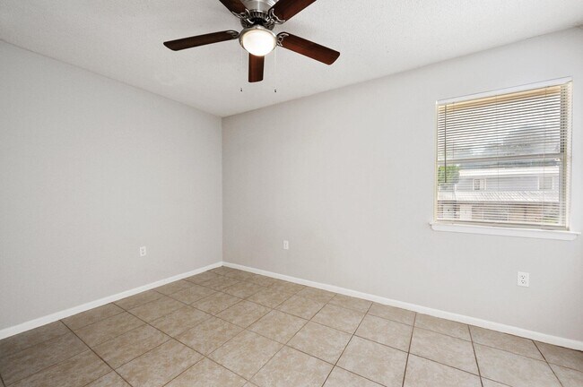 Building Photo - 152 Scottwood Dr SE