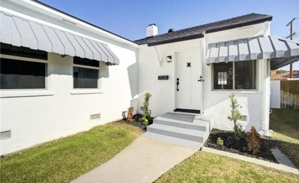 Primary Photo - 2432 Belmont Ave