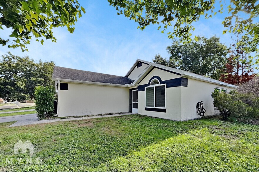 Building Photo - 915 River Wind Ave
