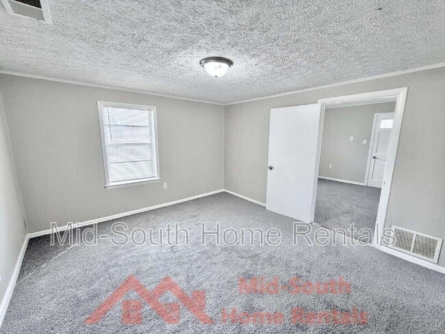 Building Photo - 3389 Cypress Rd