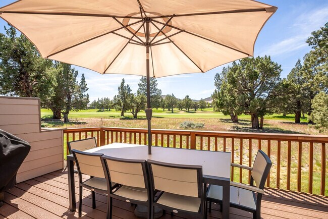 Building Photo - 951 Golden Pheasant Dr