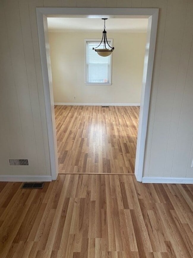 Building Photo - Charming Three-Bedroom Home in Cedmont!