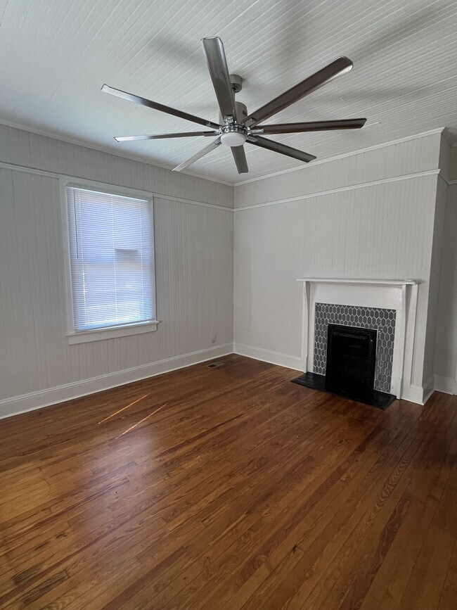 Building Photo - 726 Maywood St