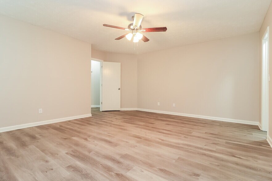 Building Photo - 3510 Shelly Dr NW