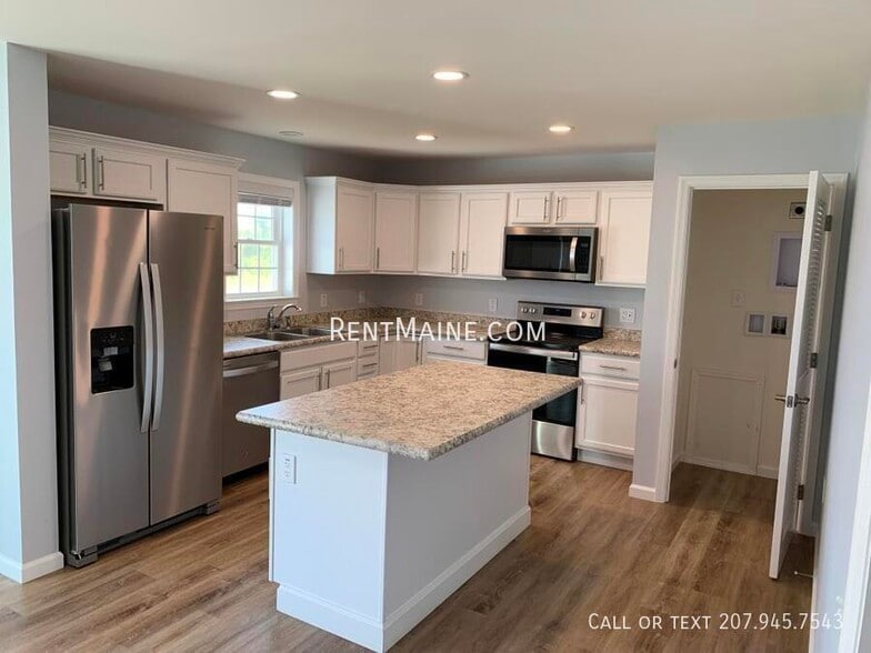 Building Photo - 208 Rocky Rdg Dr