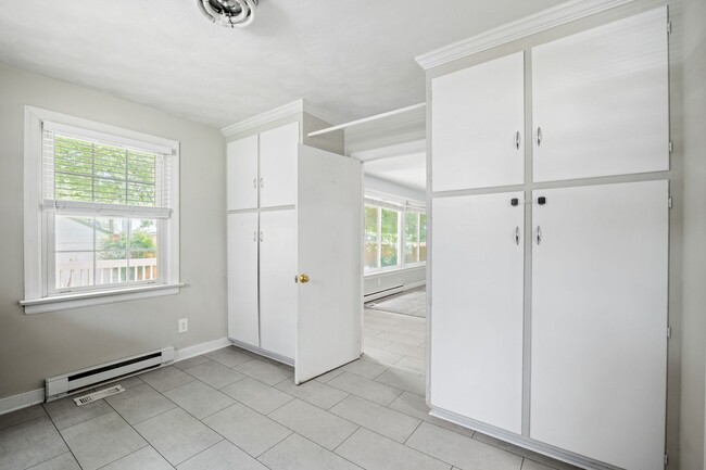 Building Photo - Quaint 2 Bedroom 1 Bath Home in Henrico!!