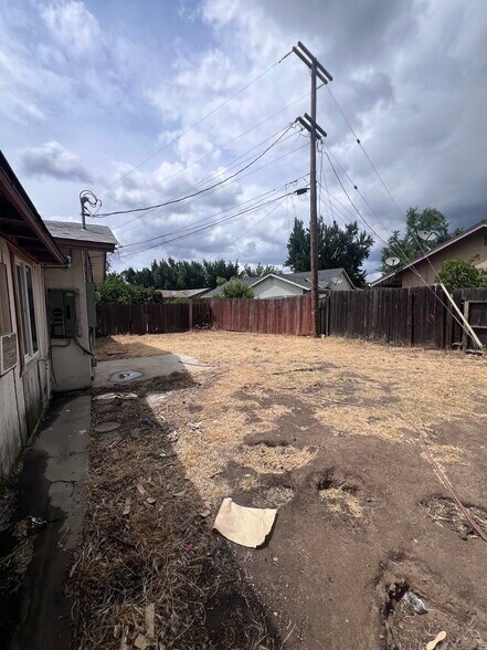 Building Photo - 901 Lenore Ct
