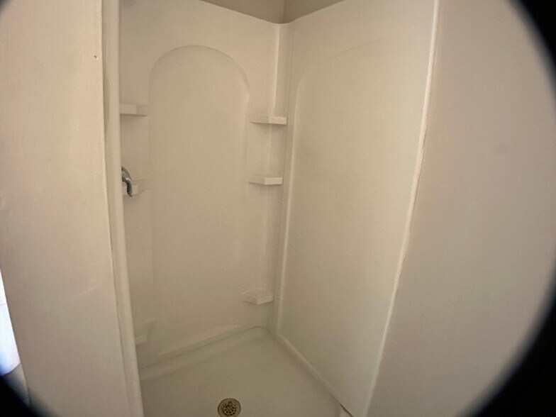 Building Photo - 1806 Alpine Dr