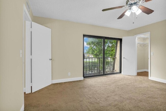 Building Photo - 2333 Waterside Dr