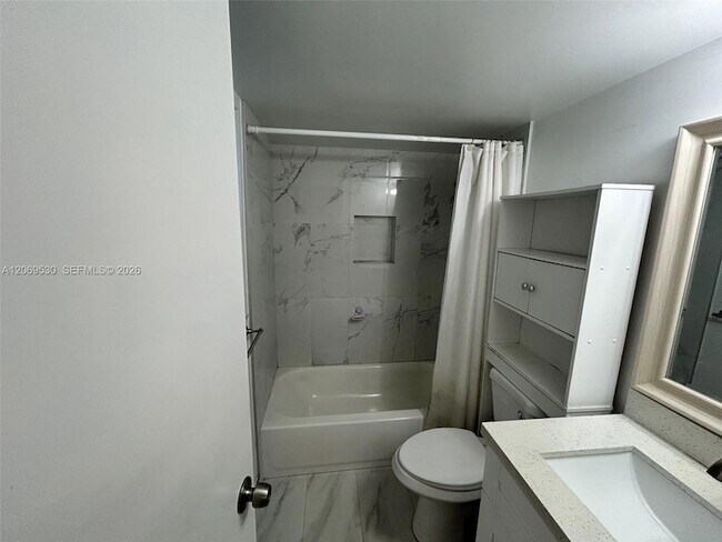Building Photo - 815 SW 30th St