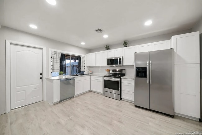 Building Photo - 6519 Spring Manor St