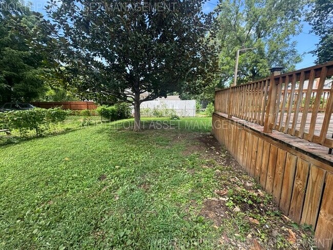 Building Photo - Cozy 2-Bed, 1-Bath with Central Air, Heat ...
