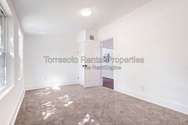 Building Photo - 226 Porter St